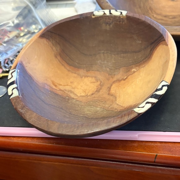 Artisan Crafted Wild Olive Wooden Bowl Set with Batik Bone Inlay Accents - Picture 5 of 8